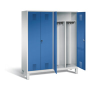 C+P Schwarz-Weiss-Spind Evolo, H1850xB1590xT500mm, Front Enzianblau, Korpus Lichtgrau (48012-42)