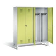 C+P Schwarz-Weiss-Spind Evolo, H1850xB1590xT500mm, Front Viridingrün, Korpus Lichtgrau (48012-42)