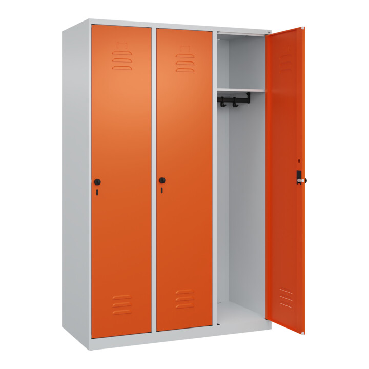C+P Spind Classic PLUS, 3 Abteile, 1850x1200x500mm, 7035/2004 Verschluss Sicherheits-Drehriegel 4 Garderobenhaken