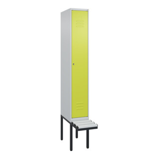 C+P Spind Classic PLUS, Bank, 1 Abteil, 2120x300x815mm, 7035/0024 Verschluss Zylinderschloss 3 Garderobenhaken  Dekor Banklatten RAL 7035 Lichtgrau Sitzbanktyp auskragend