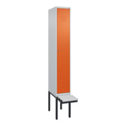 C+P Spind Classic PLUS, Bank, 1 Abteil, 2120x300x815mm, 7035/2004 Verschluss Zylinderschloss 3 Garderobenhaken  Dekor Banklatten RAL 7035 Lichtgrau Sitzbanktyp auskragend