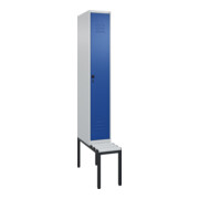 C+P Spind Classic PLUS, Bank, 1 Abteil, 2120x300x815mm, 7035/5010 Verschluss Sicherheits-Drehriegel 4 Garderobenhaken Trennwand mittig Dekor Banklatten RAL 7035 Lichtgrau Sitzbanktyp untergebaut