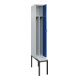 C+P Spind Classic PLUS, Bank, 1 Abteil, 2120x300x815mm, 7035/5010 Verschluss Sicherheits-Drehriegel 4 Garderobenhaken Trennwand mittig Dekor Banklatten RAL 7035 Lichtgrau Sitzbanktyp untergebaut-2