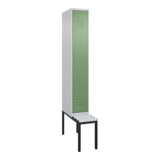 C+P Spind Classic PLUS, Bank, 1 Abteil, 2120x300x815mm, 7035/6011 Verschluss Zylinderschloss 4 Garderobenhaken Trennwand mittig Dekor Banklatten RAL 7035 Lichtgrau Sitzbanktyp untergebaut