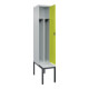 C+P Spind Classic PLUS, Bank, 1 Abteil, 2120x400x815mm, 7035/0024 Verschluss Zylinderschloss 4 Garderobenhaken Trennwand mittig Dekor Banklatten RAL 7035 Lichtgrau Sitzbanktyp untergebaut-2