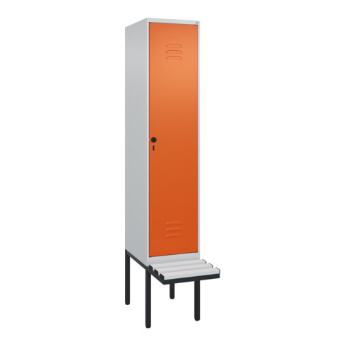 C+P Spind Classic PLUS, Bank, 1 Abteil, 2120x400x815mm, 7035/2004 Verschluss Sicherheits-Drehriegel 4 Garderobenhaken Trennwand mittig Dekor Banklatten RAL 7035 Lichtgrau Sitzbanktyp auskragend