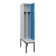 C+P Spind Classic PLUS, Bank, 1 Abteil, 2120x400x815mm, 7035/5012 Verschluss Sicherheits-Drehriegel 4 Garderobenhaken Trennwand mittig Dekor Banklatten RAL 7035 Lichtgrau Sitzbanktyp untergebaut-2