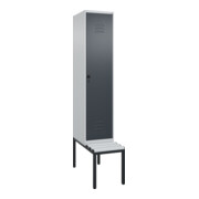 C+P Spind Classic PLUS, Bank, 1 Abteil, 2120x400x815mm, 7035/7016 Verschluss Sicherheits-Drehriegel 4 Garderobenhaken Trennwand mittig Dekor Banklatten RAL 7035 Lichtgrau Sitzbanktyp untergebaut