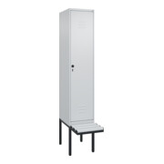 C+P Spind Classic PLUS, Bank, 1 Abteil, 2120x400x815mm, 7035/7035 Verschluss Sicherheits-Drehriegel 4 Garderobenhaken Trennwand mittig Dekor Banklatten RAL 7035 Lichtgrau Sitzbanktyp auskragend
