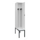 C+P Spind Classic PLUS, Bank, 1 Abteil, 2120x400x815mm, 9016/9016 Verschluss Zylinderschloss 4 Garderobenhaken Trennwand mittig Dekor Banklatten RAL 9010 Reinweiß Sitzbanktyp untergebaut-1