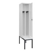 C+P Spind Classic PLUS, Bank, 1 Abteil, 2120x400x815mm, 9016/9016 Verschluss Zylinderschloss 4 Garderobenhaken Trennwand mittig Dekor Banklatten RAL 9010 Reinweiß Sitzbanktyp untergebaut