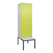 C+P Spind Classic PLUS, Bank, 2 Abteile, 2120x600x815mm, 7035/0024 Verschluss Zylinderschloss 4 Garderobenhaken Trennwand mittig Dekor Banklatten RAL 7035 Lichtgrau Sitzbanktyp untergebaut