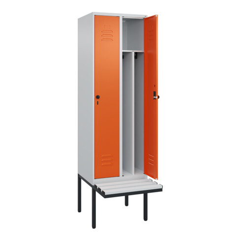 C+P Spind Classic PLUS, Bank, 2 Abteile, 2120x600x815mm, 7035/2004 Verschluss Sicherheits-Drehriegel 4 Garderobenhaken Trennwand mittig Dekor Banklatten RAL 7035 Lichtgrau Sitzbanktyp auskragend