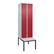 C+P Spind Classic PLUS, Bank, 2 Abteile, 2120x600x815mm, 7035/3003 Verschluss Zylinderschloss 4 Garderobenhaken Trennwand mittig Dekor Banklatten RAL 7035 Lichtgrau Sitzbanktyp untergebaut