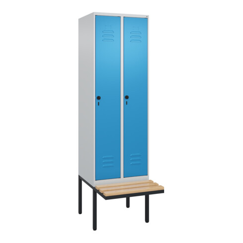 C+P Spind Classic PLUS, Bank, 2 Abteile, 2120x600x815mm, 7035/5012 Verschluss Sicherheits-Drehriegel 4 Garderobenhaken Trennwand mittig  Sitzbanktyp auskragend