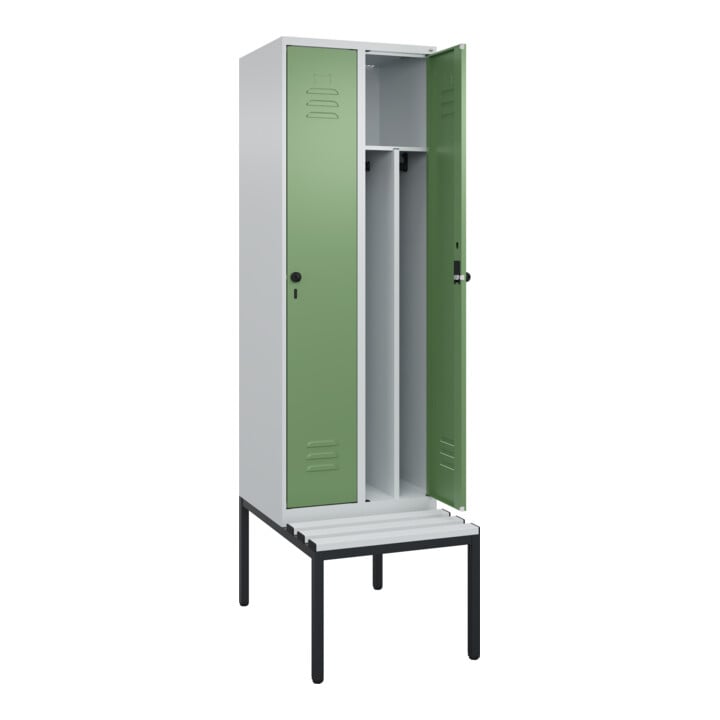 C+P Spind Classic PLUS, Bank, 2 Abteile, 2120x600x815mm, 7035/6011 Verschluss Sicherheits-Drehriegel 4 Garderobenhaken Trennwand mittig Dekor Banklatten RAL 7035 Lichtgrau Sitzbanktyp untergebaut