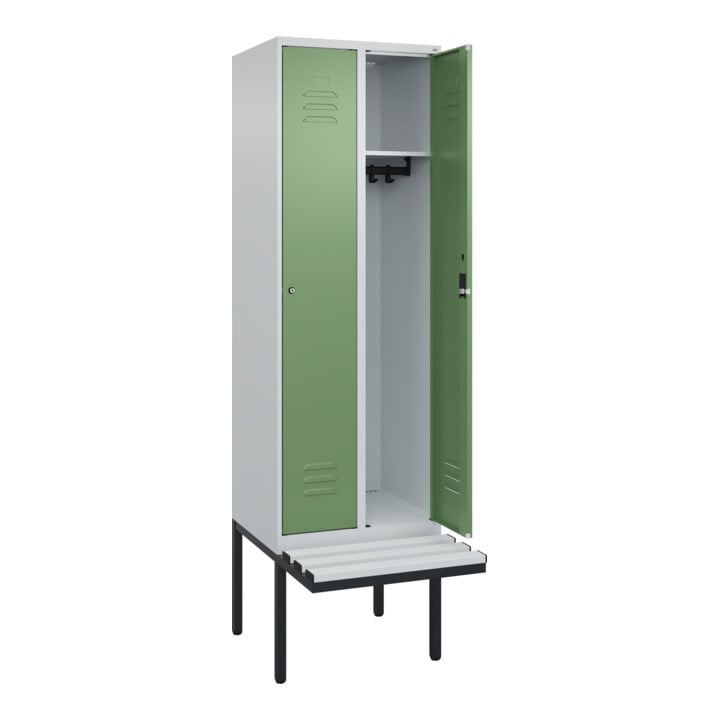 C+P Spind Classic PLUS, Bank, 2 Abteile, 2120x600x815mm, 7035/6011 Verschluss Zylinderschloss 3 Garderobenhaken  Dekor Banklatten RAL 7035 Lichtgrau Sitzbanktyp auskragend