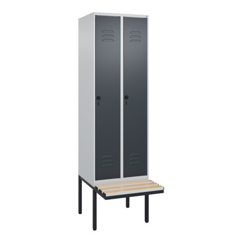 C+P Spind Classic PLUS, Bank, 2 Abteile, 2120x600x815mm, 7035/7016 Verschluss Sicherheits-Drehriegel 4 Garderobenhaken Trennwand mittig Dekor Banklatten RAL 7035 Lichtgrau Sitzbanktyp auskragend