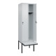 C+P Spind Classic PLUS, Bank, 2 Abteile, 2120x600x815mm, 7035/7035 Verschluss Sicherheits-Drehriegel 3 Garderobenhaken  Dekor Banklatten RAL 7035 Lichtgrau Sitzbanktyp auskragend-5