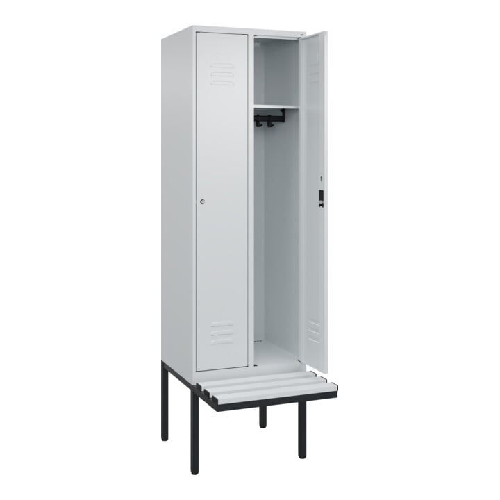 C+P Spind Classic PLUS, Bank, 2 Abteile, 2120x600x815mm, 7035/7035 Verschluss Zylinderschloss 3 Garderobenhaken  Dekor Banklatten RAL 7035 Lichtgrau Sitzbanktyp auskragend