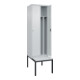 C+P Spind Classic PLUS, Bank, 2 Abteile, 2120x600x815mm, 7035/7035 Verschluss Zylinderschloss 4 Garderobenhaken Trennwand mittig Dekor Banklatten RAL 7035 Lichtgrau Sitzbanktyp untergebaut-2