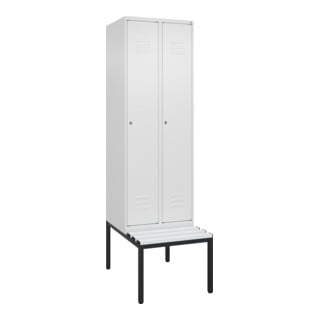 C+P Spind Classic PLUS, Bank, 2 Abteile, 2120x600x815mm, 9016/9016 Verschluss Zylinderschloss 4 Garderobenhaken Trennwand mittig Dekor Banklatten RAL 9010 Reinweiß Sitzbanktyp untergebaut