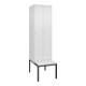C+P Spind Classic PLUS, Bank, 2 Abteile, 2120x600x815mm, 9016/9016 Verschluss Zylinderschloss 4 Garderobenhaken Trennwand mittig Dekor Banklatten RAL 9010 Reinweiß Sitzbanktyp untergebaut-1