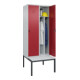 C+P Spind Classic PLUS, Bank, 2 Abteile, 2120x800x815mm, 7035/3003 Verschluss Sicherheits-Drehriegel 4 Garderobenhaken Trennwand mittig Dekor Banklatten RAL 7035 Lichtgrau Sitzbanktyp untergebaut-4