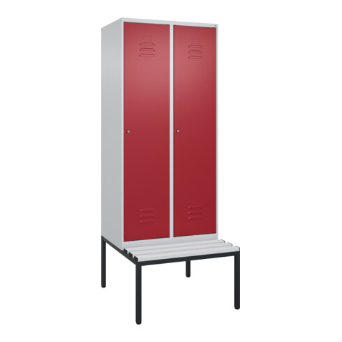 C+P Spind Classic PLUS, Bank, 2 Abteile, 2120x800x815mm, 7035/3003 Verschluss Zylinderschloss 4 Garderobenhaken Trennwand mittig Dekor Banklatten RAL 7035 Lichtgrau Sitzbanktyp untergebaut