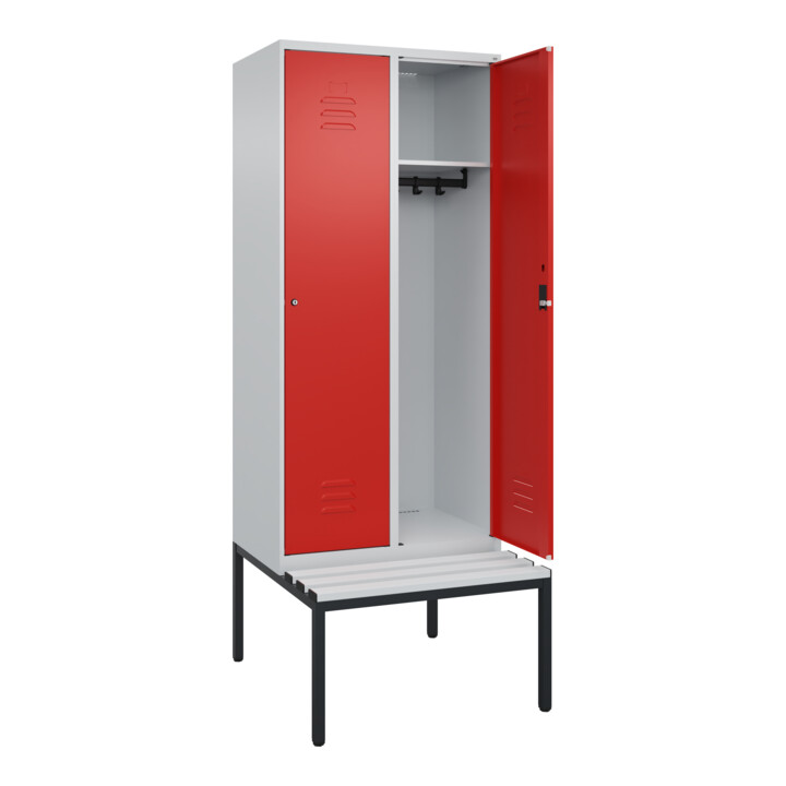 C+P Spind Classic PLUS, Bank, 2 Abteile, 2120x800x815mm, 7035/3020 Verschluss Zylinderschloss 4 Garderobenhaken  Dekor Banklatten RAL 7035 Lichtgrau Sitzbanktyp untergebaut