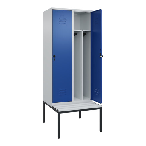 C+P Spind Classic PLUS, Bank, 2 Abteile, 2120x800x815mm, 7035/5010 Verschluss Sicherheits-Drehriegel 4 Garderobenhaken Trennwand mittig Dekor Banklatten RAL 7035 Lichtgrau Sitzbanktyp untergebaut