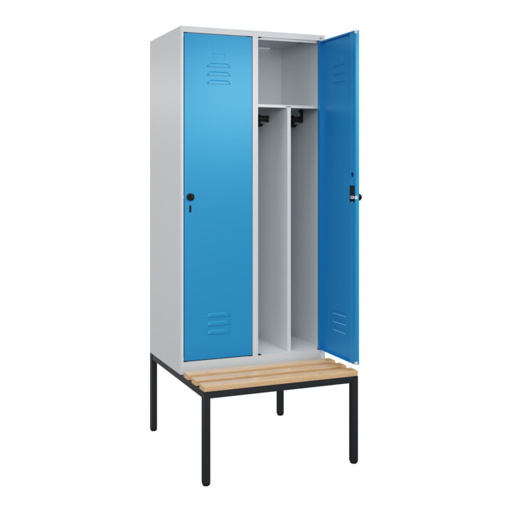 C+P Spind Classic PLUS, Bank, 2 Abteile, 2120x800x815mm, 7035/5012 Verschluss Sicherheits-Drehriegel 4 Garderobenhaken Trennwand mittig  Sitzbanktyp untergebaut
