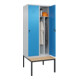 C+P Spind Classic PLUS, Bank, 2 Abteile, 2120x800x815mm, 7035/5012 Verschluss Sicherheits-Drehriegel 4 Garderobenhaken Trennwand mittig  Sitzbanktyp untergebaut-4