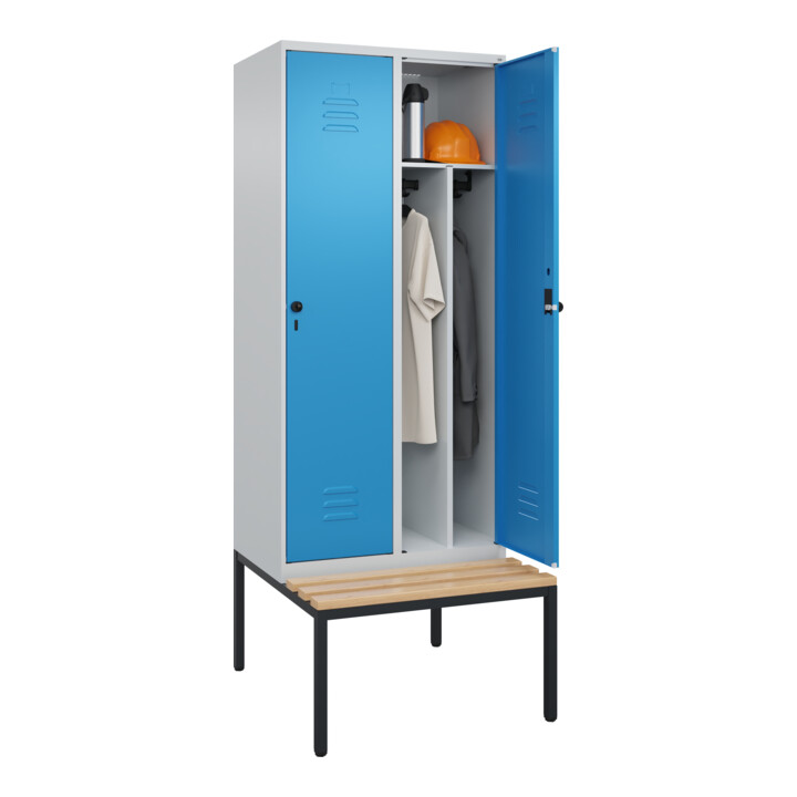 C+P Spind Classic PLUS, Bank, 2 Abteile, 2120x800x815mm, 7035/5012 Verschluss Sicherheits-Drehriegel 4 Garderobenhaken Trennwand mittig  Sitzbanktyp untergebaut