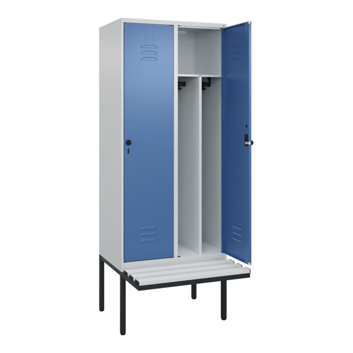 C+P Spind Classic PLUS, Bank, 2 Abteile, 2120x800x815mm, 7035/5023 Verschluss Sicherheits-Drehriegel 4 Garderobenhaken Trennwand mittig Dekor Banklatten RAL 7035 Lichtgrau Sitzbanktyp auskragend