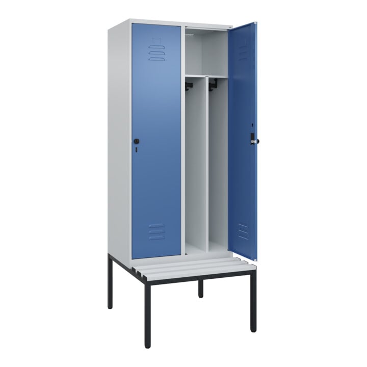 C+P Spind Classic PLUS, Bank, 2 Abteile, 2120x800x815mm, 7035/5023 Verschluss Sicherheits-Drehriegel 4 Garderobenhaken Trennwand mittig Dekor Banklatten RAL 7035 Lichtgrau Sitzbanktyp untergebaut
