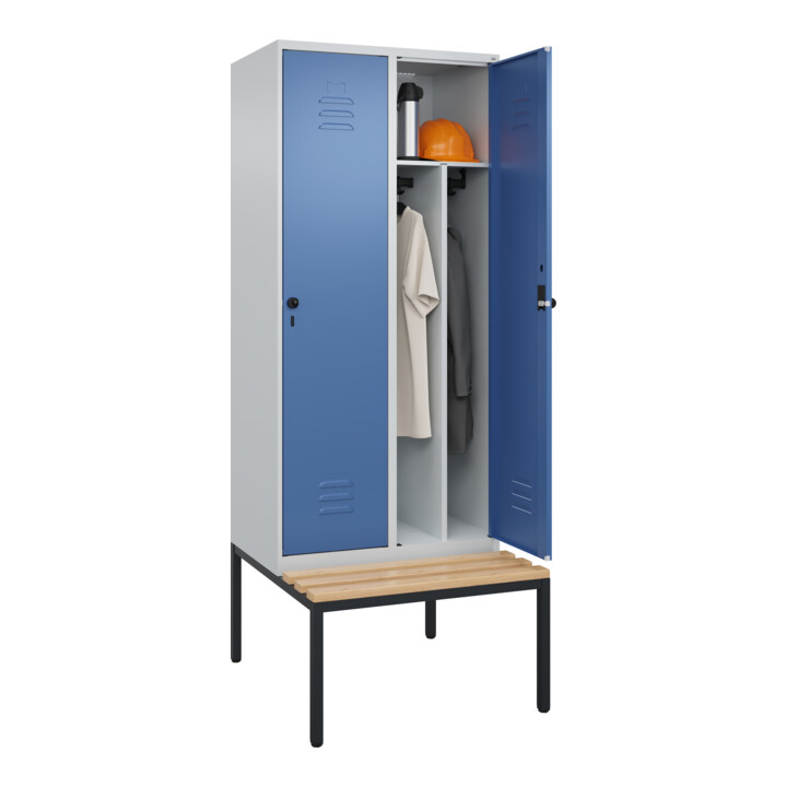 C+P Spind Classic PLUS, Bank, 2 Abteile, 2120x800x815mm, 7035/5023 Verschluss Sicherheits-Drehriegel 4 Garderobenhaken Trennwand mittig  Sitzbanktyp untergebaut