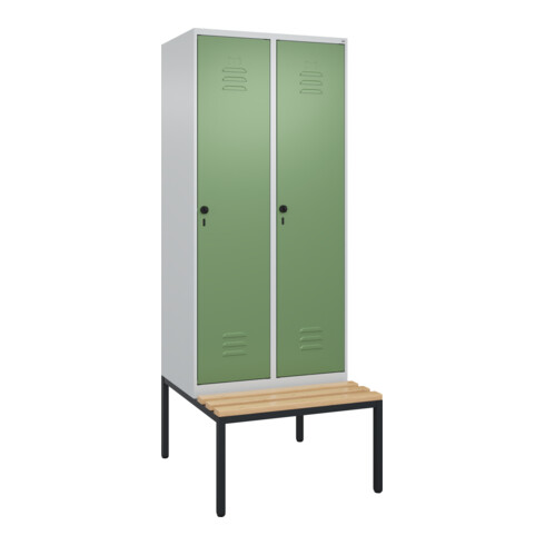 C+P Spind Classic PLUS, Bank, 2 Abteile, 2120x800x815mm, 7035/6011 Verschluss Sicherheits-Drehriegel 4 Garderobenhaken Trennwand mittig  Sitzbanktyp untergebaut