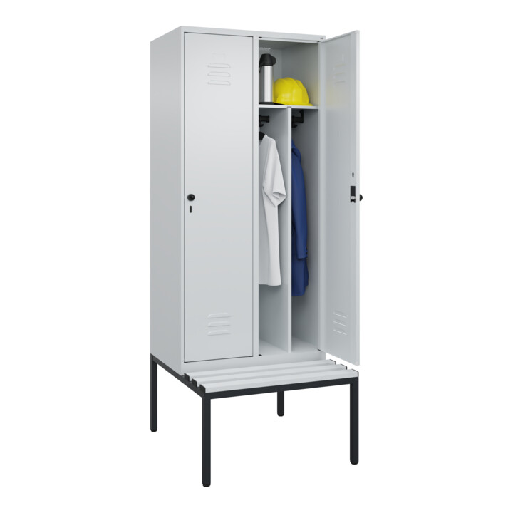 C+P Spind Classic PLUS, Bank, 2 Abteile, 2120x800x815mm, 7035/7035 Verschluss Sicherheits-Drehriegel 4 Garderobenhaken Trennwand mittig Dekor Banklatten RAL 7035 Lichtgrau Sitzbanktyp untergebaut