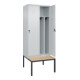 C+P Spind Classic PLUS, Bank, 2 Abteile, 2120x800x815mm, 7035/7035 Verschluss Sicherheits-Drehriegel 4 Garderobenhaken Trennwand mittig  Sitzbanktyp untergebaut-2