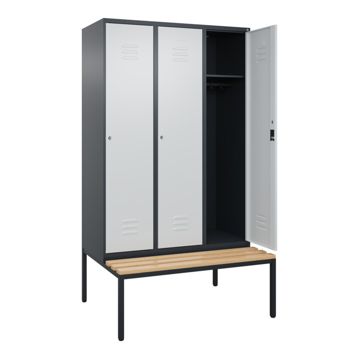 C+P Spind Classic PLUS, Bank, 3 Abteile, 2120x1200x815mm, 7016/7035 Verschluss Zylinderschloss 4 Garderobenhaken   Sitzbanktyp untergebaut