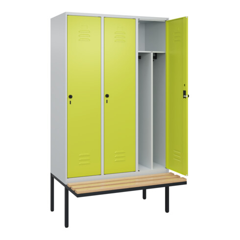 C+P Spind Classic PLUS, Bank, 3 Abteile, 2120x1200x815mm, 7035/0024 Verschluss Sicherheits-Drehriegel 4 Garderobenhaken Trennwand mittig  Sitzbanktyp auskragend