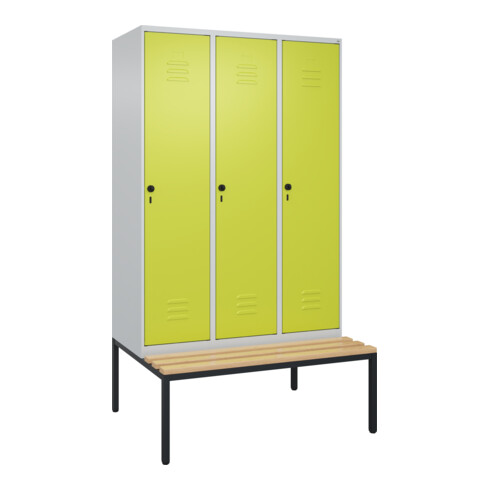 C+P Spind Classic PLUS, Bank, 3 Abteile, 2120x1200x815mm, 7035/0024 Verschluss Sicherheits-Drehriegel 4 Garderobenhaken Trennwand mittig  Sitzbanktyp untergebaut