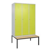 C+P Spind Classic PLUS, Bank, 3 Abteile, 2120x1200x815mm, 7035/0024 Verschluss Zylinderschloss 4 Garderobenhaken   Sitzbanktyp untergebaut