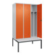 C+P Spind Classic PLUS, Bank, 3 Abteile, 2120x1200x815mm, 7035/2004 Verschluss Zylinderschloss 4 Garderobenhaken Trennwand mittig Dekor Banklatten RAL 7035 Lichtgrau Sitzbanktyp untergebaut-2