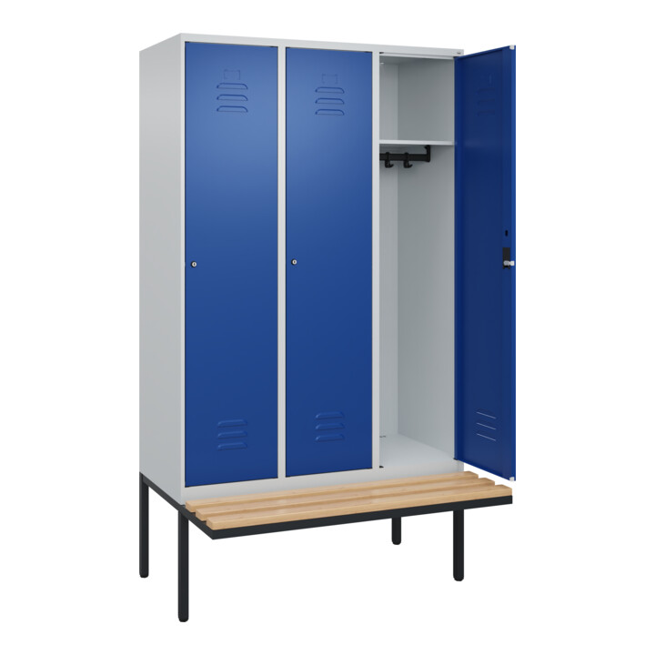C+P Spind Classic PLUS, Bank, 3 Abteile, 2120x1200x815mm, 7035/5010 Verschluss Zylinderschloss 4 Garderobenhaken   Sitzbanktyp auskragend