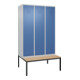 C+P Spind Classic PLUS, Bank, 3 Abteile, 2120x1200x815mm, 7035/5023 Verschluss Zylinderschloss 4 Garderobenhaken   Sitzbanktyp untergebaut-1