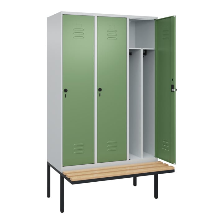 C+P Spind Classic PLUS, Bank, 3 Abteile, 2120x1200x815mm, 7035/6011 Verschluss Sicherheits-Drehriegel 4 Garderobenhaken Trennwand mittig  Sitzbanktyp auskragend