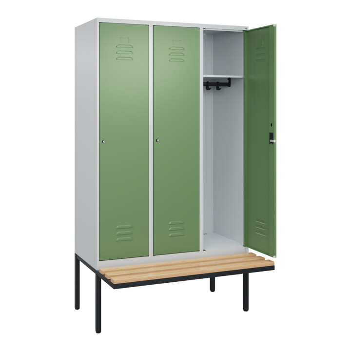 C+P Spind Classic PLUS, Bank, 3 Abteile, 2120x1200x815mm, 7035/6011 Verschluss Zylinderschloss 4 Garderobenhaken   Sitzbanktyp auskragend