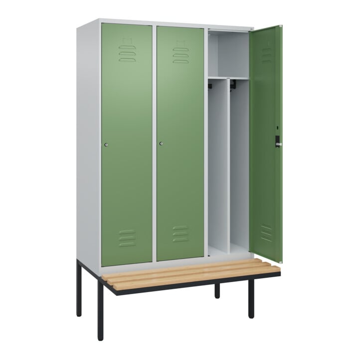 C+P Spind Classic PLUS, Bank, 3 Abteile, 2120x1200x815mm, 7035/6011 Verschluss Zylinderschloss 4 Garderobenhaken Trennwand mittig  Sitzbanktyp auskragend